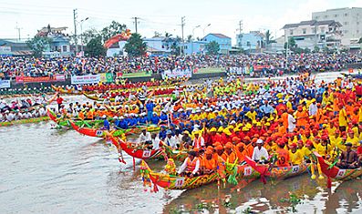 Lễ hội Oóc Om Bóc đua ghe Ngo